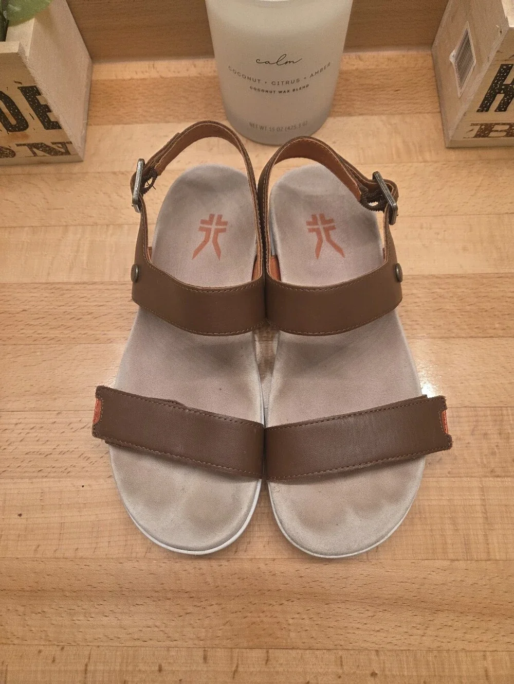 Kuru Glide Sandals Walnut Brown Leather  Women's Size 9